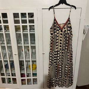 Vero Moda Black and Cream Geometric Maxi Dress